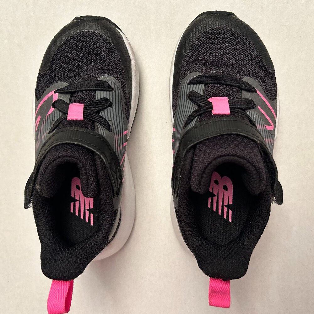 New Balance Sneakers Little Kids Size 7 Like New